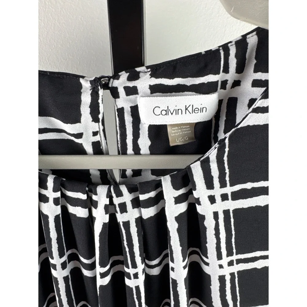 Calvin Klein Sleeveless Top Women L Black White Excellent Pleated Shell Blouse - Picture 4 of 7